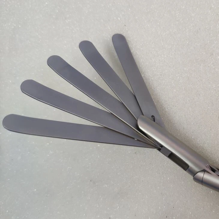 Fan Retractor 10mm